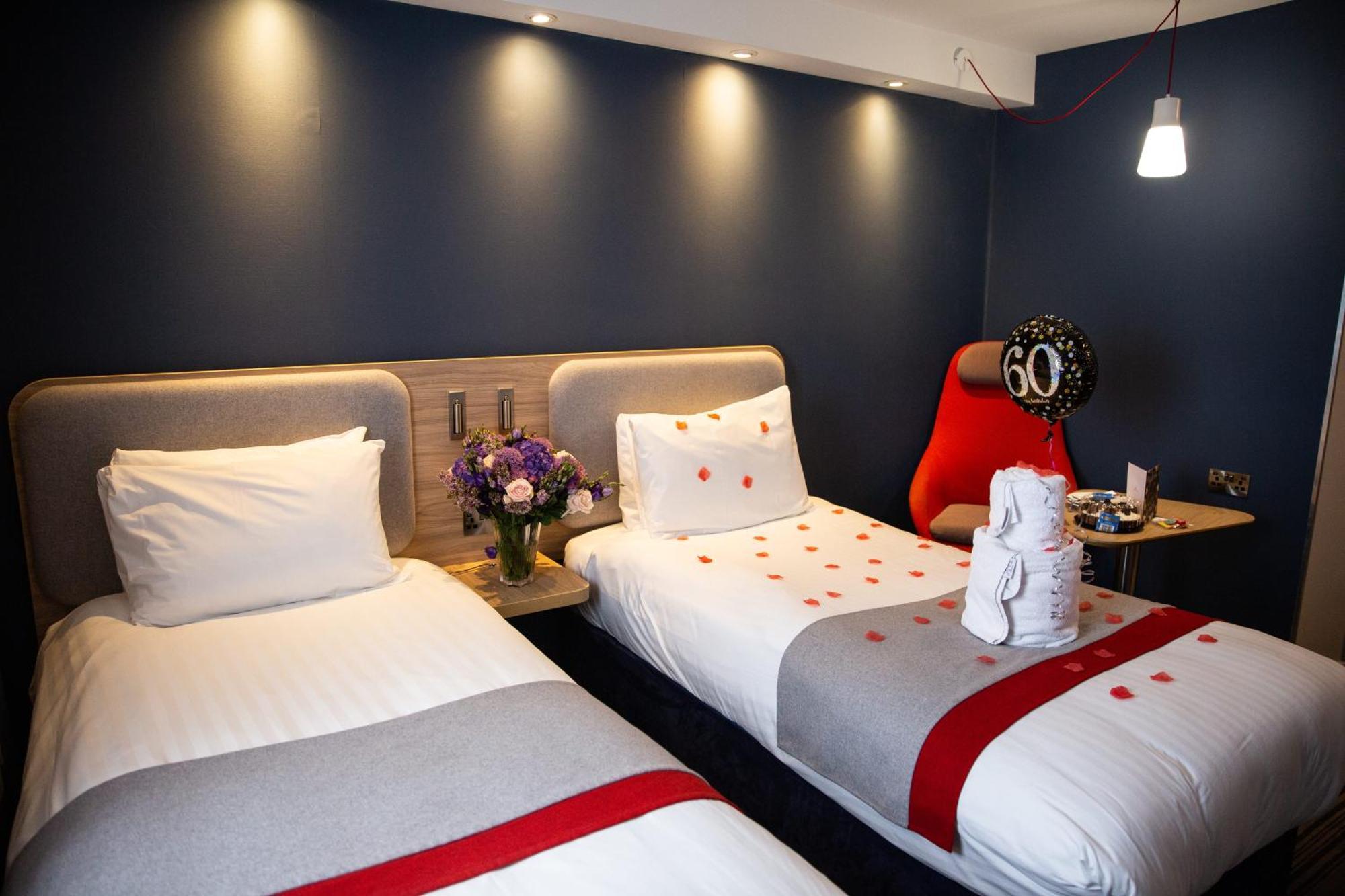 Standard Twin Room Hot